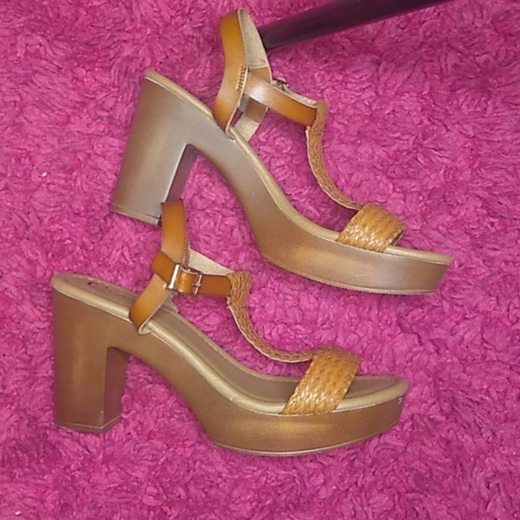 Wooden heels - Picture 2 of 3